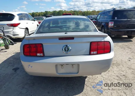 2007 Ford Mustang z USA, uszkodzony, nr VIN 1ZVFT80N575312871